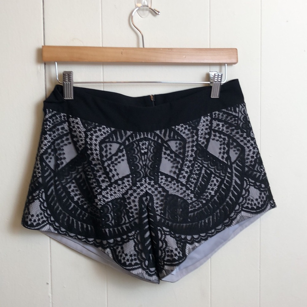Mason Black and Gray High Waist  Lace Overlay Dress Shorts Scalloped Hem Lined - Picture 2 of 9